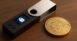 كيف تعمل محافظ الـ Hardware Wallet ولماذا هي آمنة؟