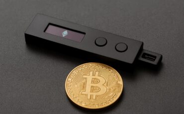 محافظ باردة آمنة